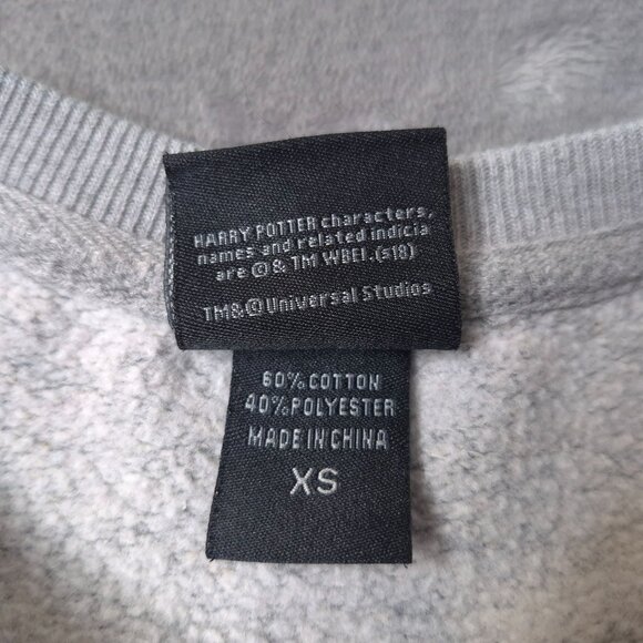 Universal Studios Hufflepuff Sweatshirt XS Harry Potter Crew Neck Embroidered - Picture 6 of 6